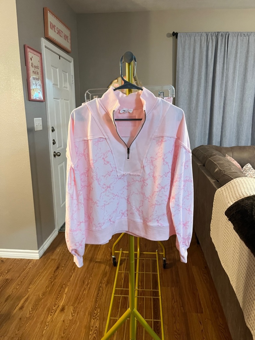 Women's Light Pink Half‑Zip Hoodie with Bow Design and Matching Shorts